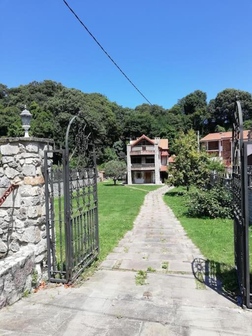 Вилла Casa Con Amplio Jardin En Печон Экстерьер фото